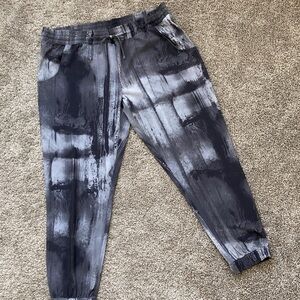 Lucy Do everything cuffed Jogger Abstract Aurora Print Lightweight Pants sz XL